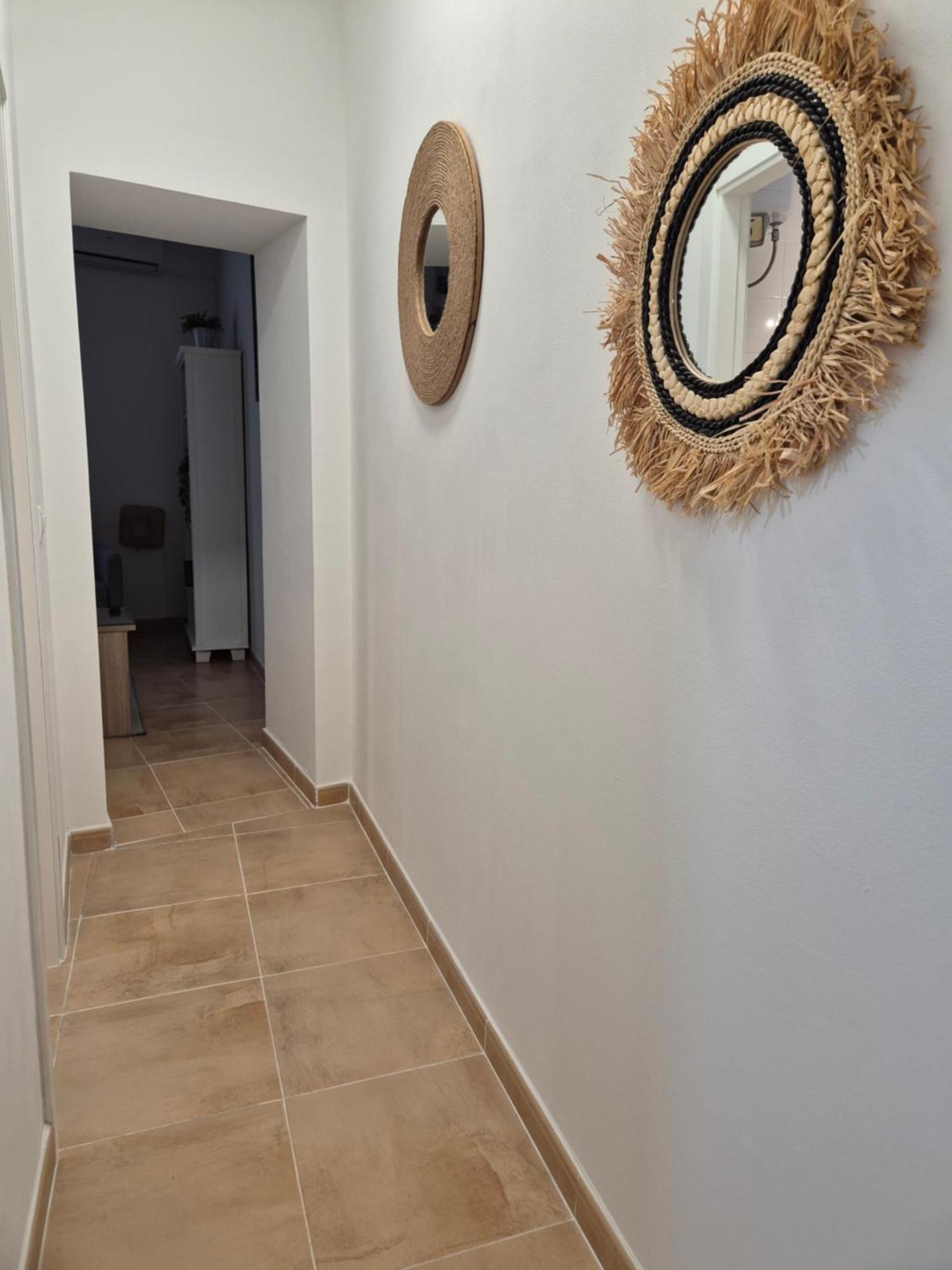 Hostfy Centro San Roman Sevilla Exteriör bild